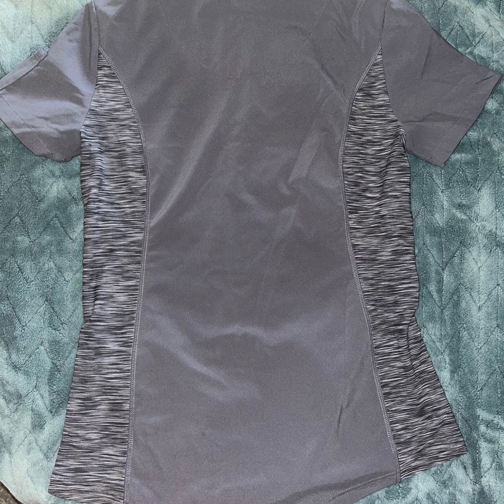 Urbane Performance Women’s Scrub Top - Picture 2 of 3
